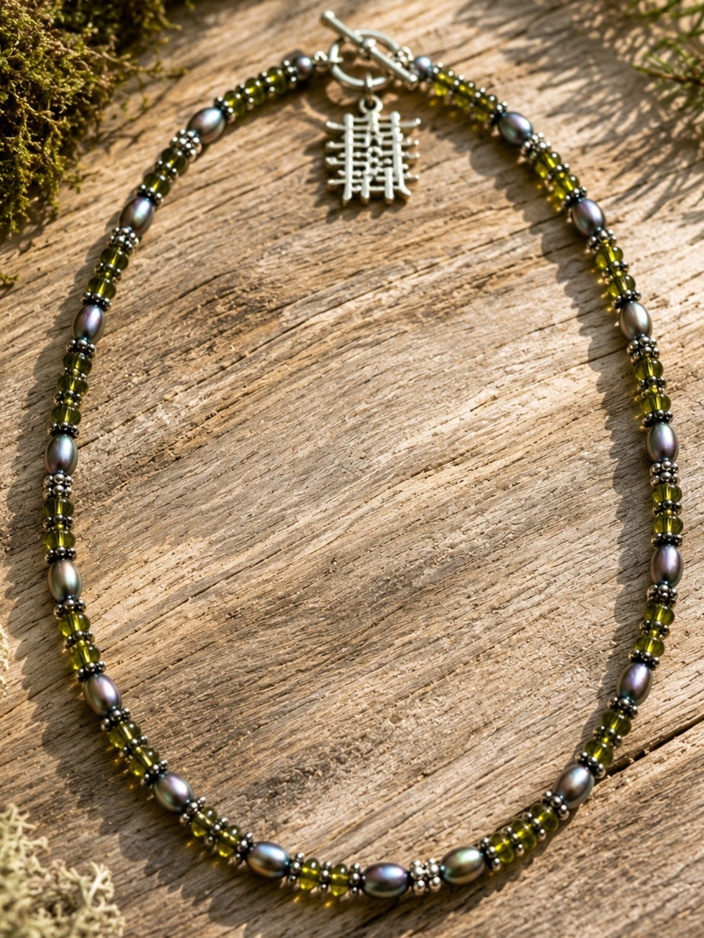 Artisan Handmade Black Pearl & Olive Green Crystal Beaded Necklace 19โ